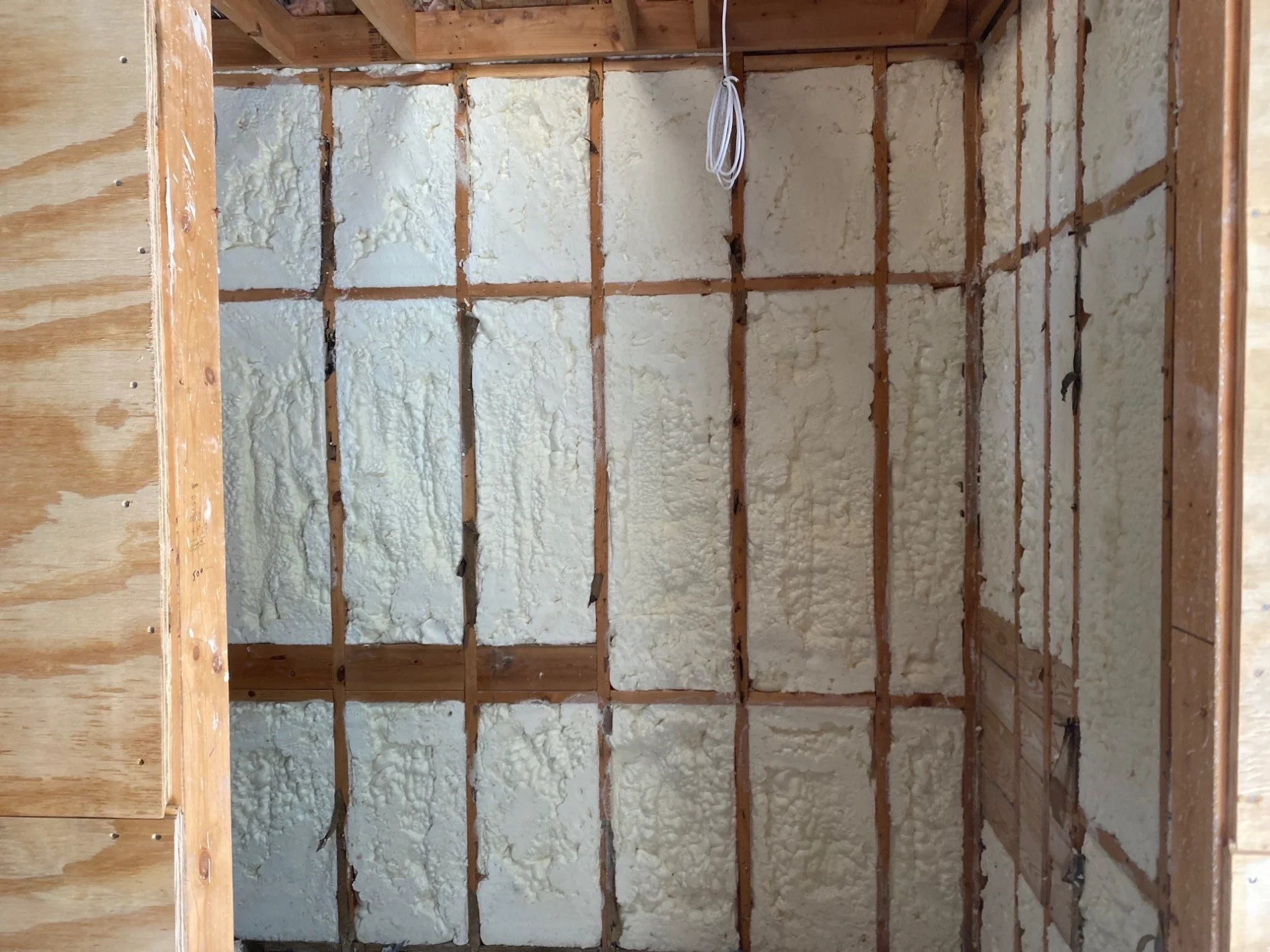Fixing Drafty Windows with Better Insulation in Canyon Lake