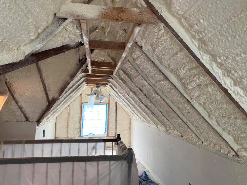 improving home energy efficiency with spray foam insulation (comprehensive guide) 